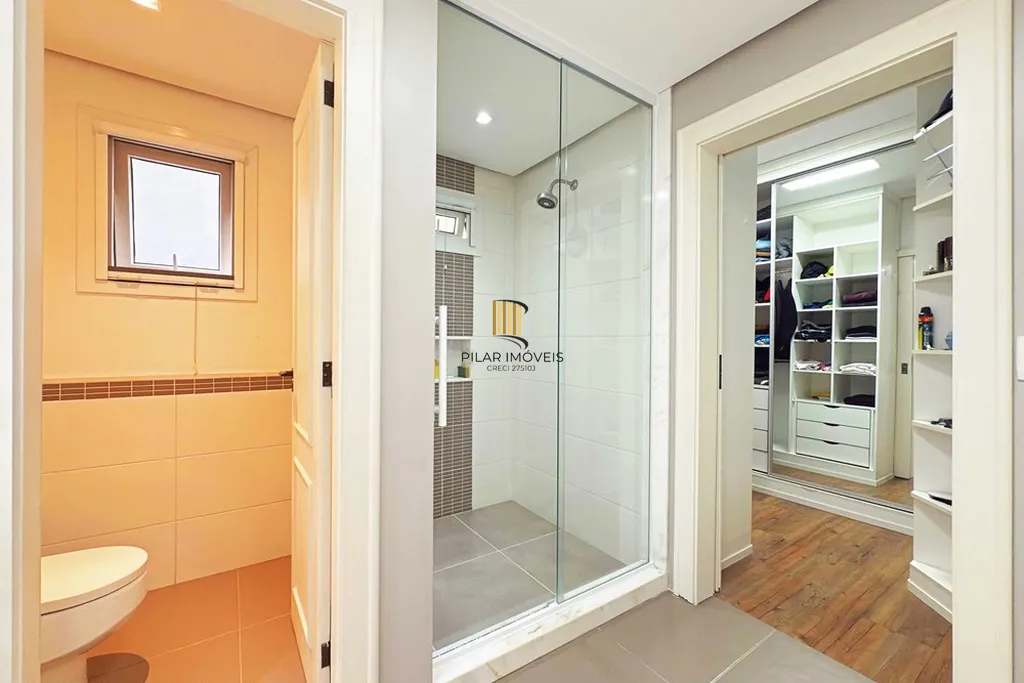 Casa 3 dormitórios no bairro Hípica