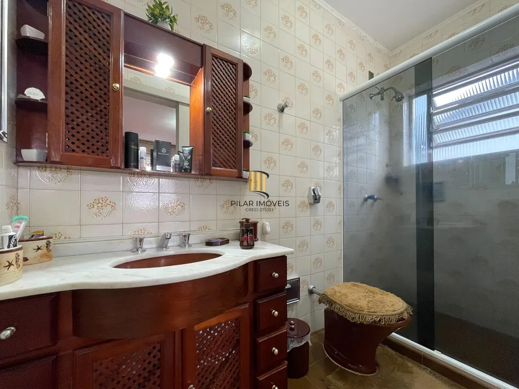 Casa 3 dormitórios no bairro Nonoai