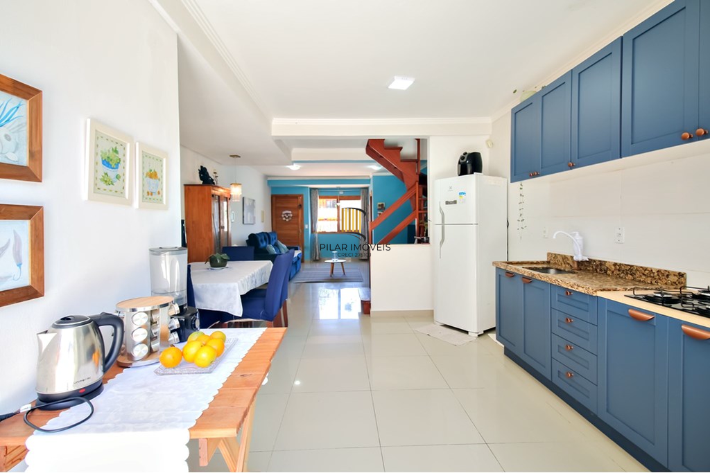 Casa 3 dormitórios no bairro Guarujá