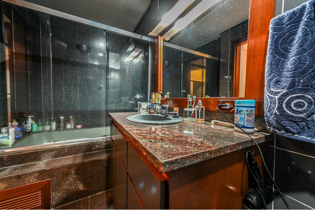 Casa de Condomínio 4 dormitórios no bairro Três Figueiras