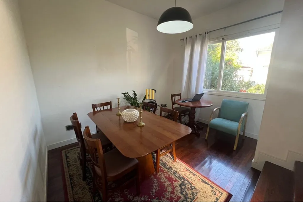 Casa 4 dormitórios no bairro Petrópolis