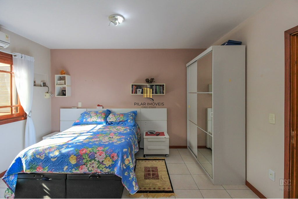 Casa 3 dormitórios no bairro Ipanema