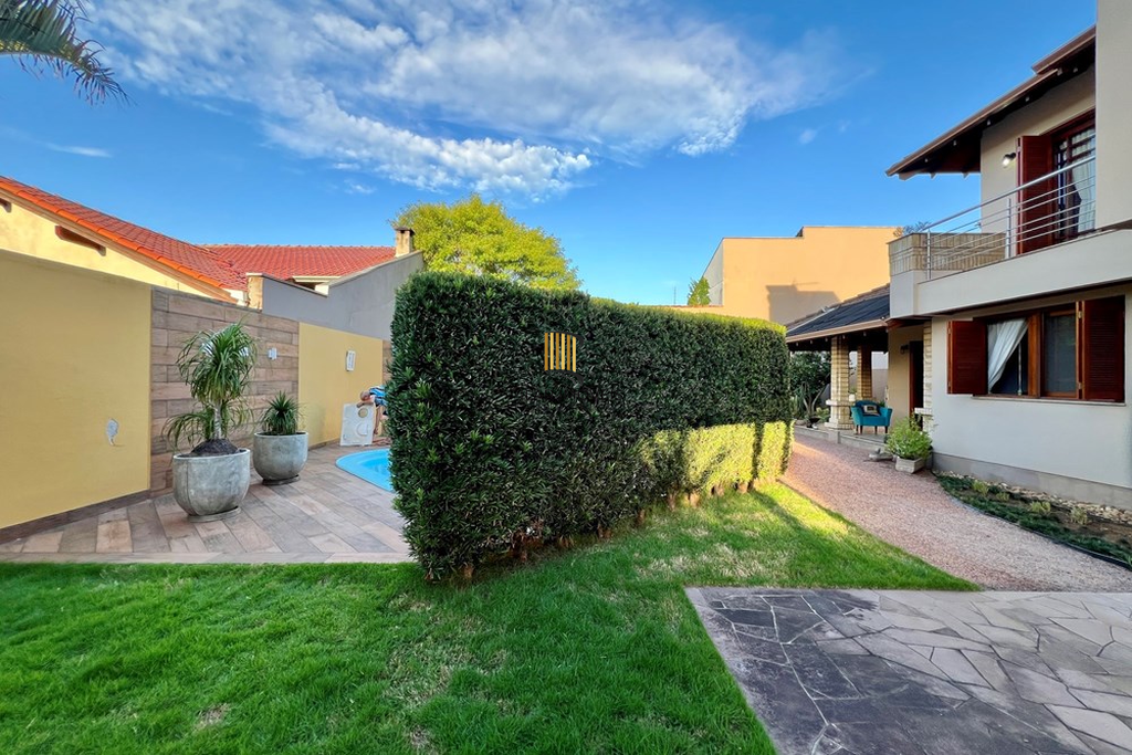 Casa 4 dormitórios no bairro Moinhos de Vento