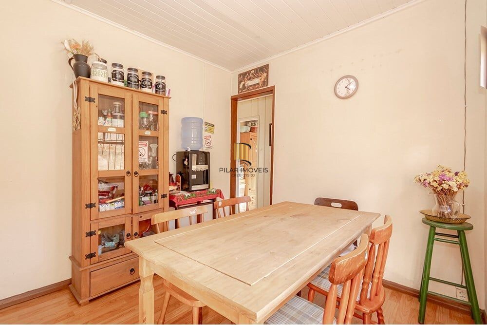 Casa 4 dormitórios no bairro Espírito Santo
