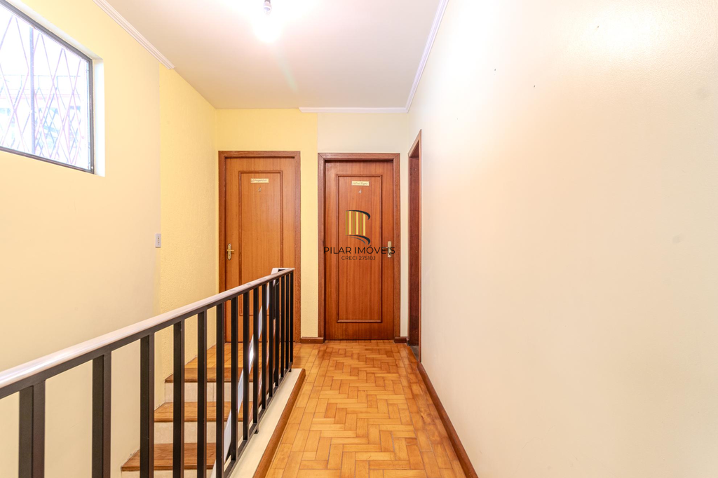 Casa 6 dormitórios no bairro Santana