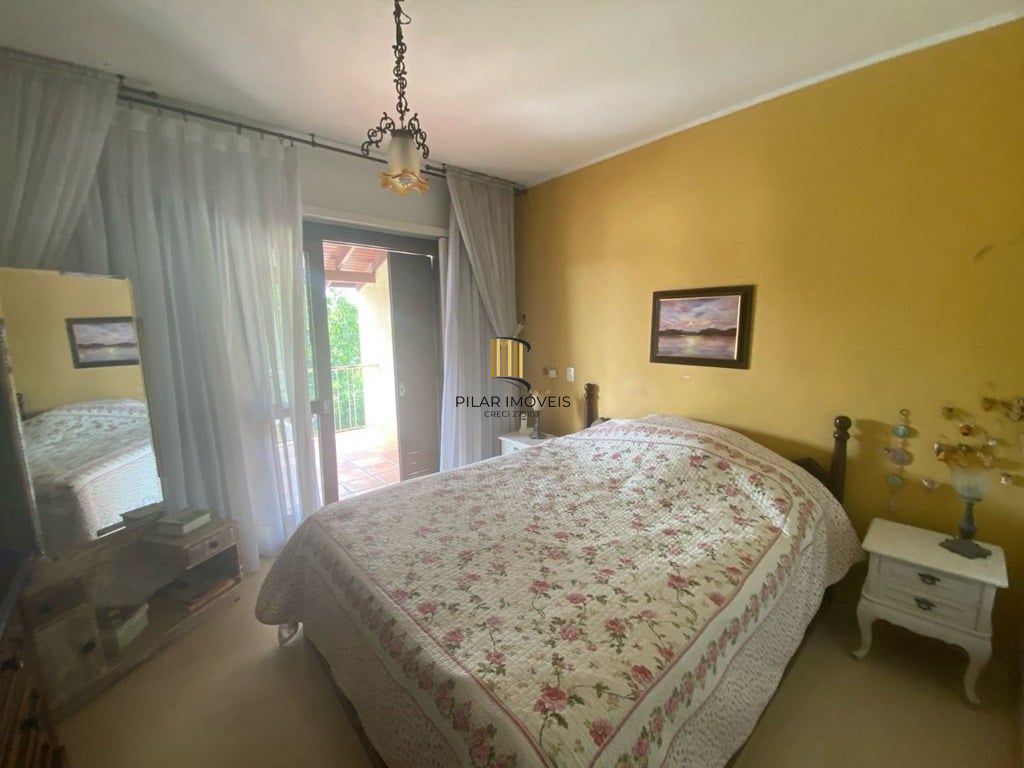 Casa 3 dormitórios no bairro Jardim do Salso
