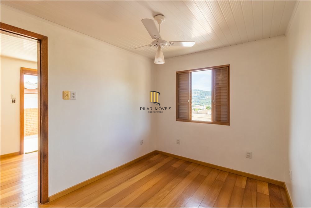 Casa 5 dormitórios no bairro Partenon