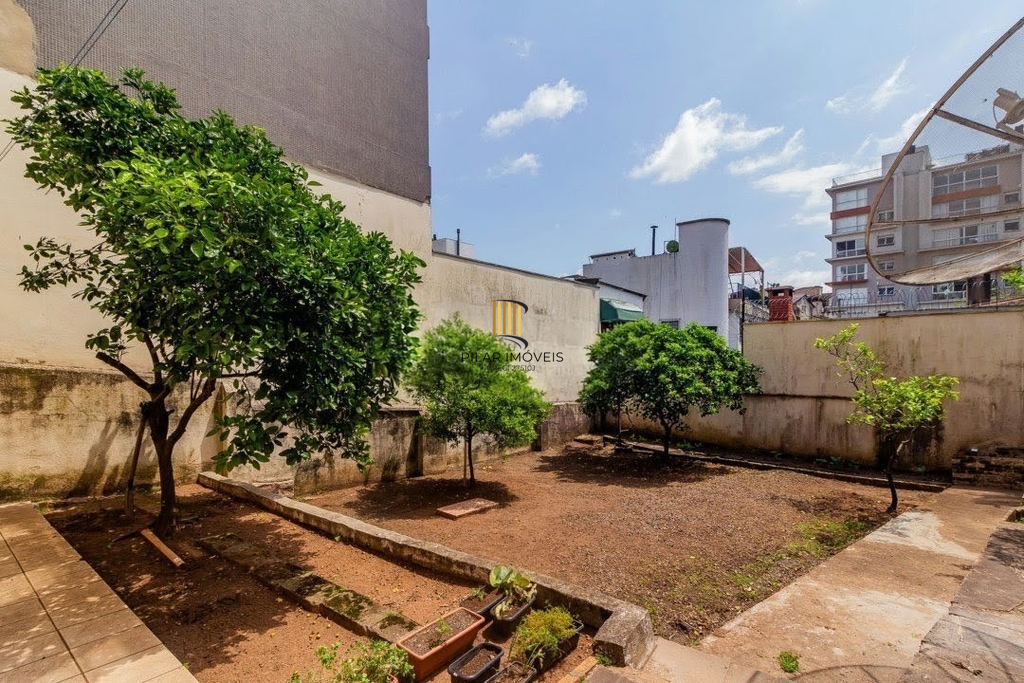 Casa 3 dormitórios no bairro Menino Deus