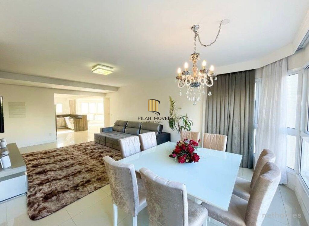 Apartamento 4 dormitórios no bairro Centro