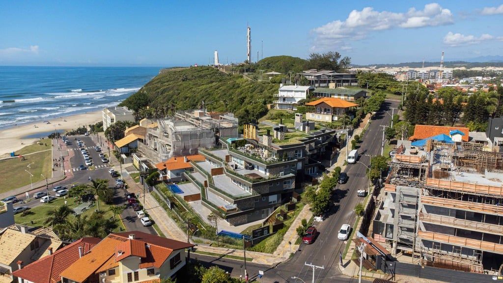 Apartamento 4 dormitórios no bairro Torres