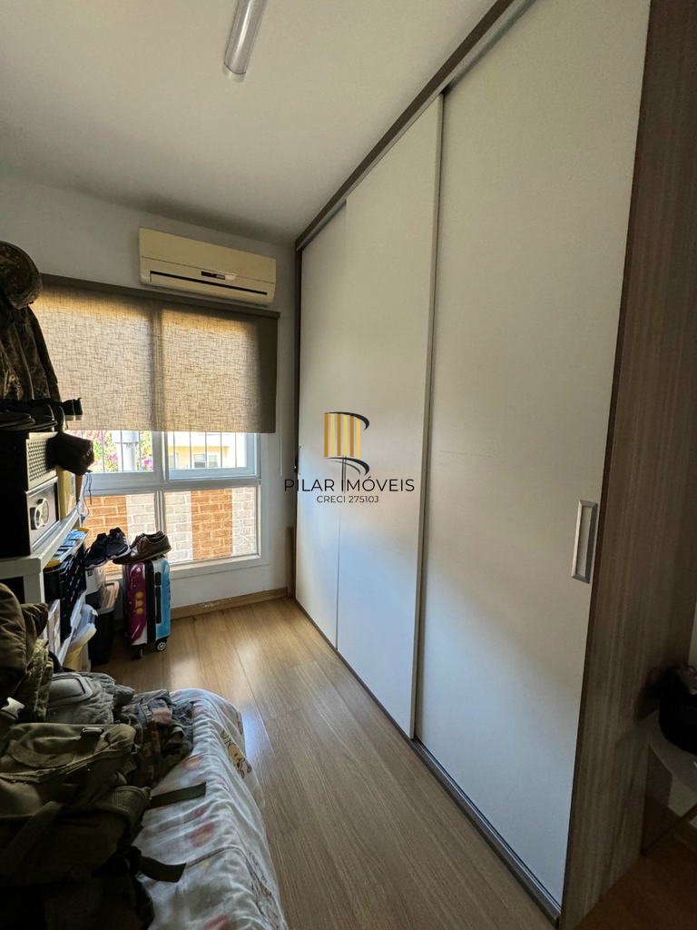 Casa 3 dormitórios no bairro Hípica