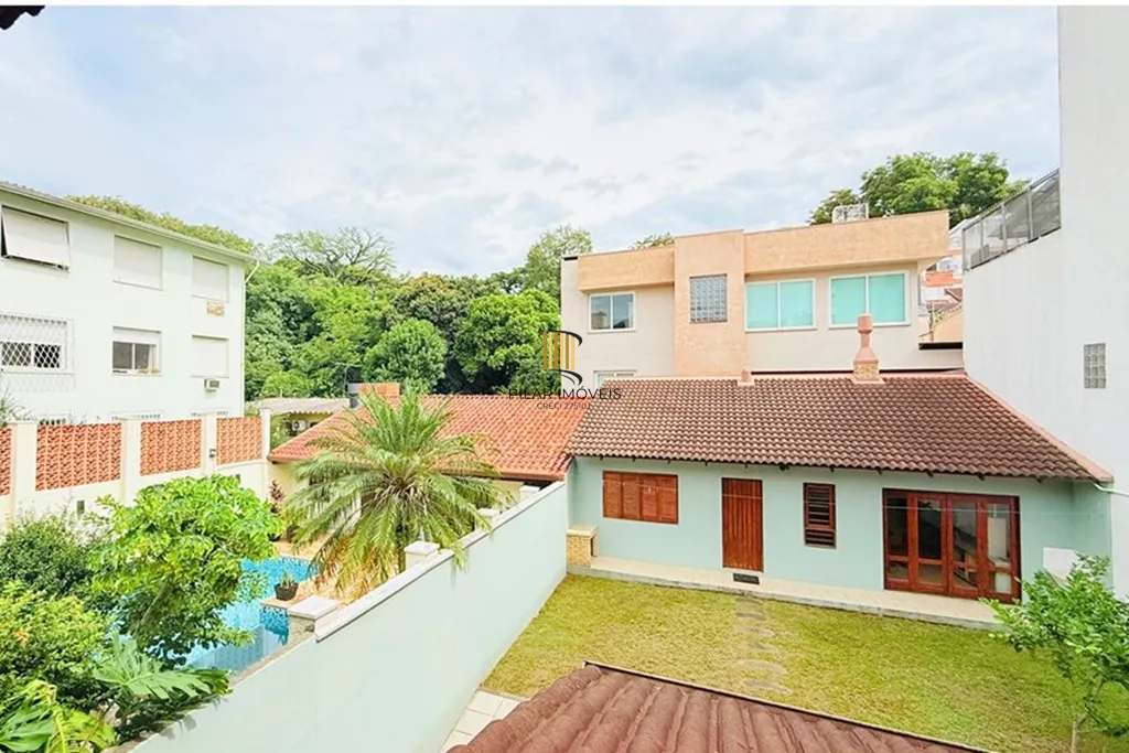 Casa 4 dormitórios no bairro Teresópolis