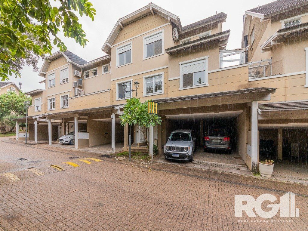 Casa de Condomínio 4 dormitórios no bairro Jardim Carvalho