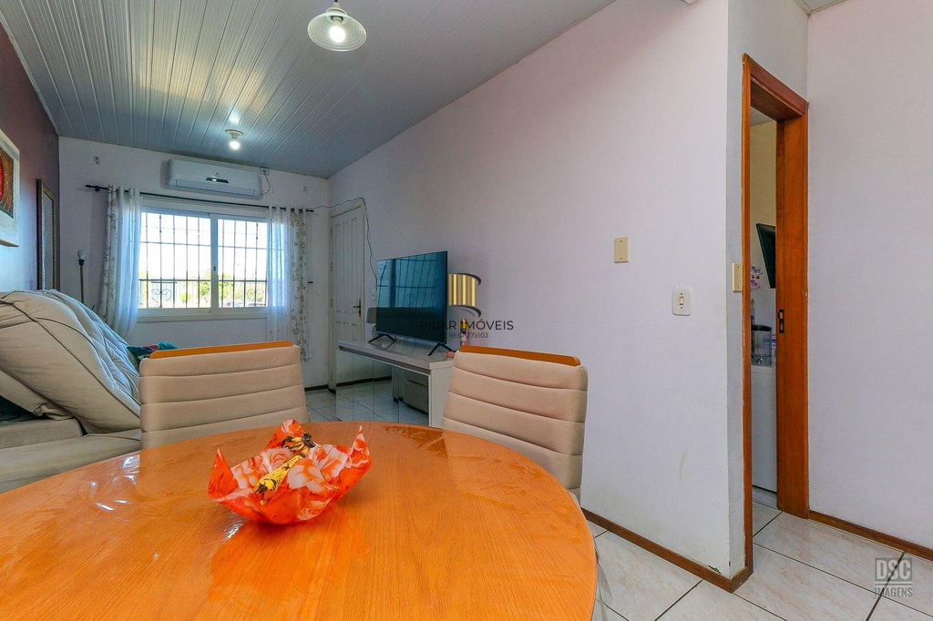 Casa 2 dormitórios no bairro Hípica