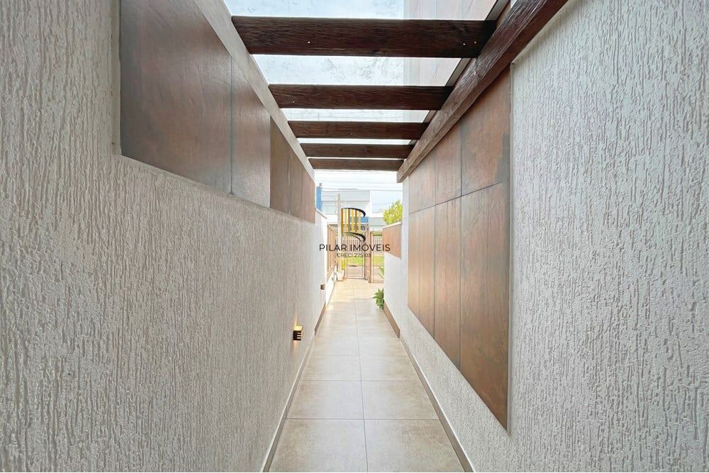 Casa 3 dormitórios no bairro Hípica
