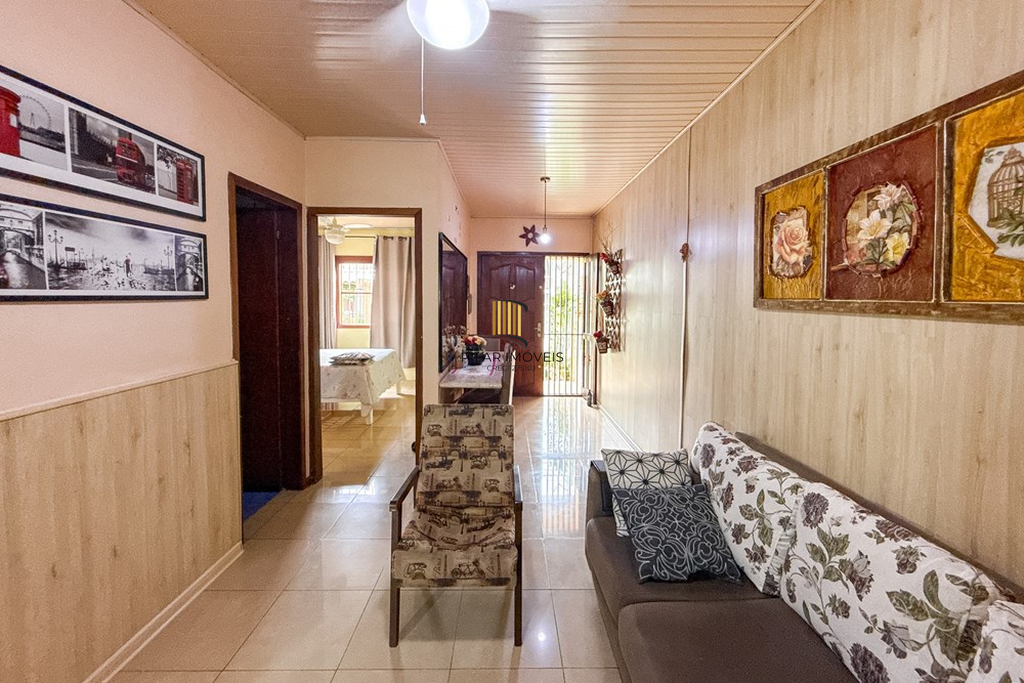 Casa 3 dormitórios no bairro Igara