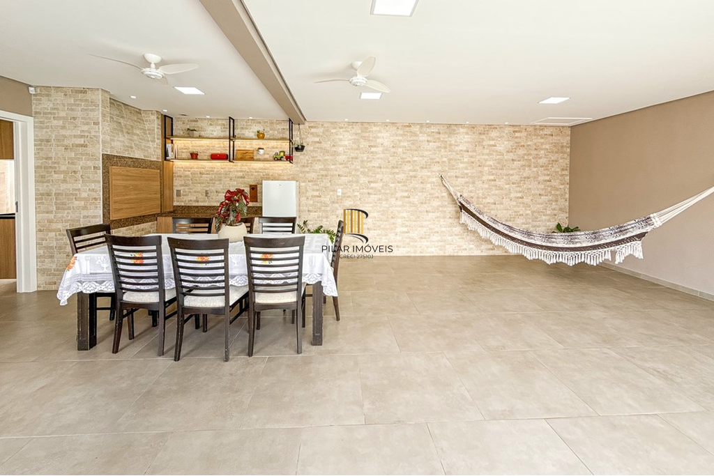 Casa 3 dormitórios no bairro Igara