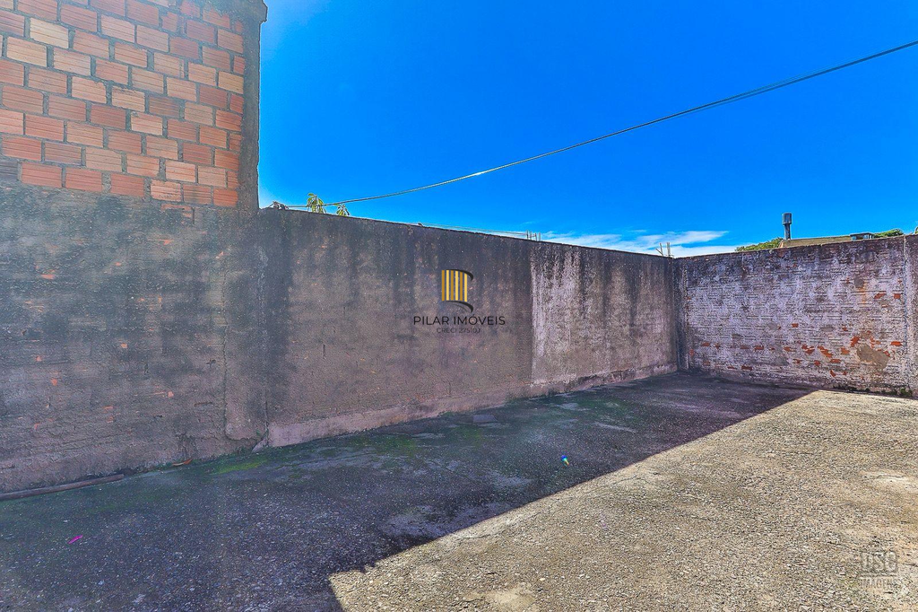 Casa 2 dormitórios no bairro Hípica