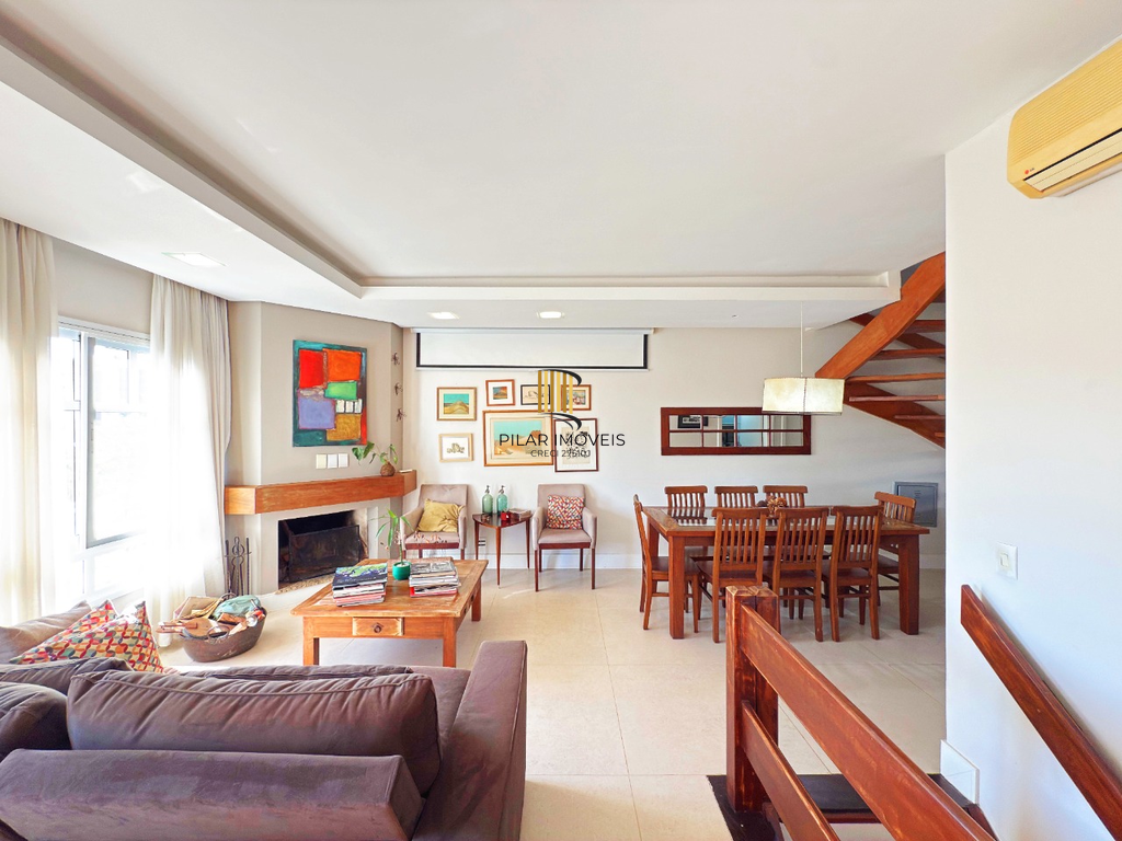 Casa de Condomínio 3 dormitórios no bairro Jardim Carvalho