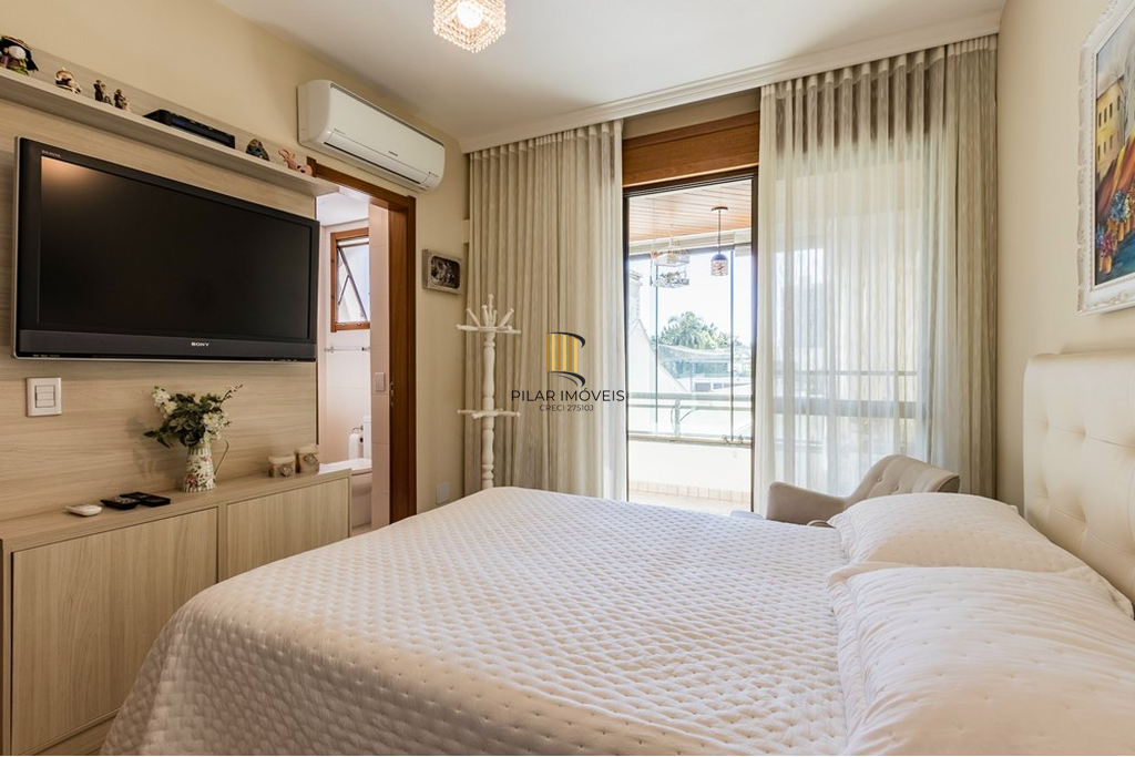 Apartamento 3 dormitórios no bairro Menino Deus