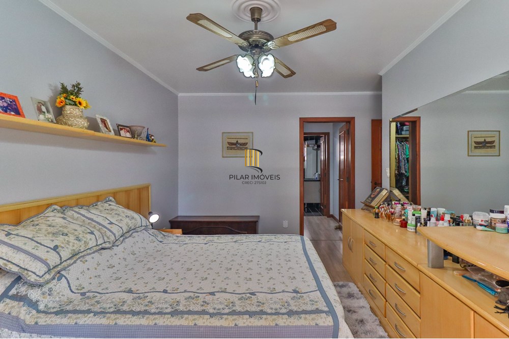 Casa 5 dormitórios no bairro Jardim Lindóia