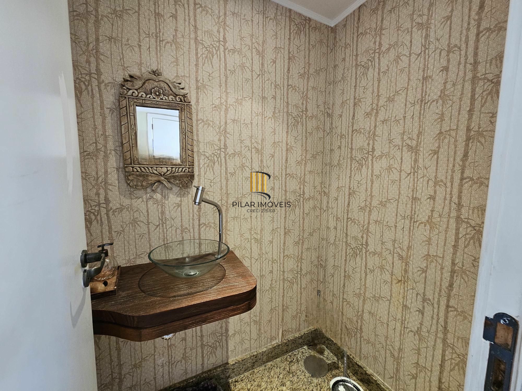 Apartamento 3 dormitórios no bairro Menino Deus