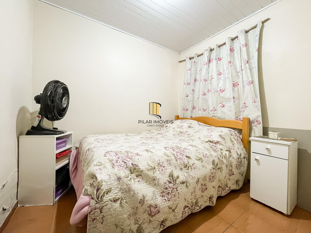 Casa 2 dormitórios no bairro Hípica