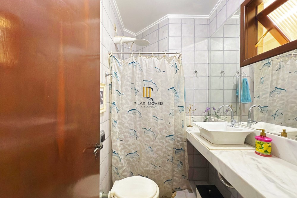 Casa 4 dormitórios no bairro Ipanema