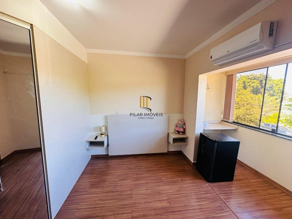 Casa 3 dormitórios no bairro Hípica