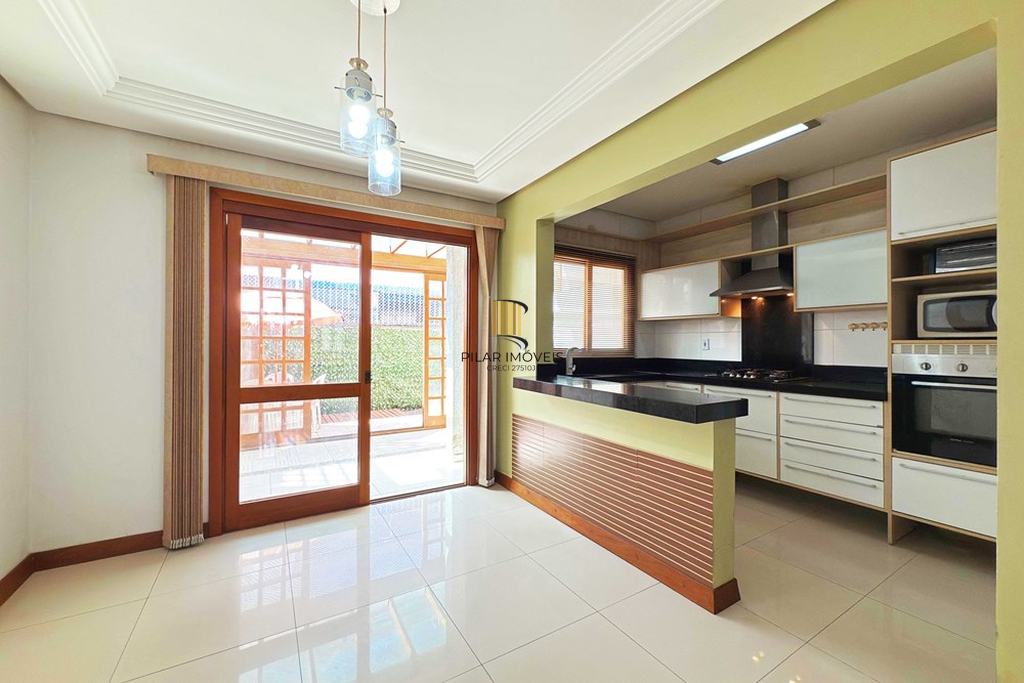 Casa 3 dormitórios no bairro Hípica