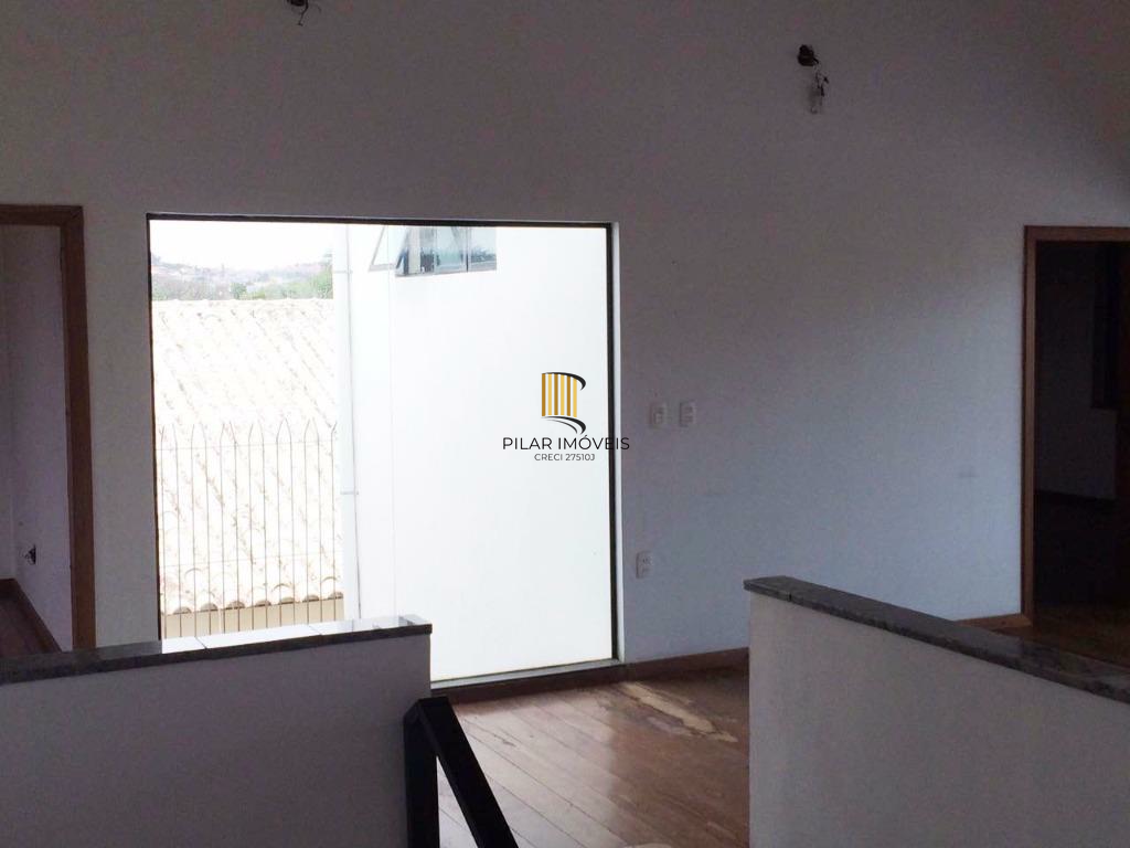 Casa 4 dormitórios no bairro Partenon