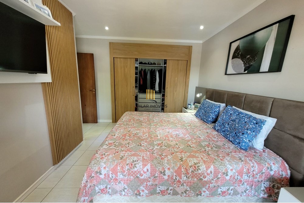 Casa 3 dormitórios no bairro Santa Isabel