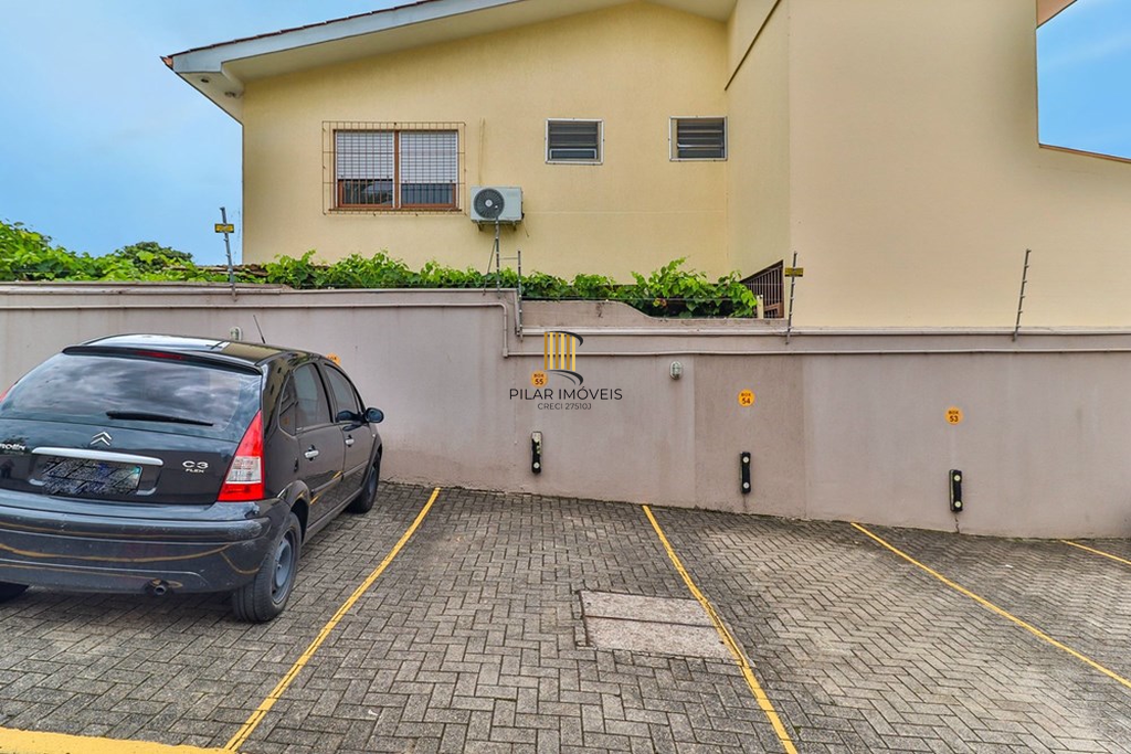 Casa de Condomínio 3 dormitórios no bairro São Sebastião