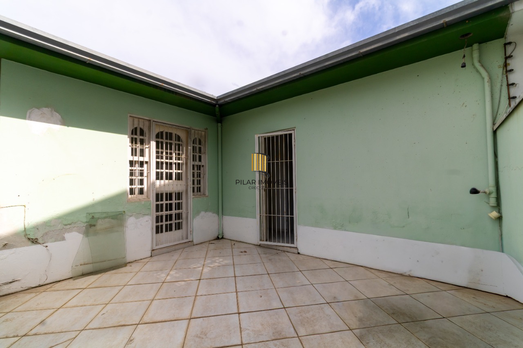 Casa 5 dormitórios no bairro Petrópolis