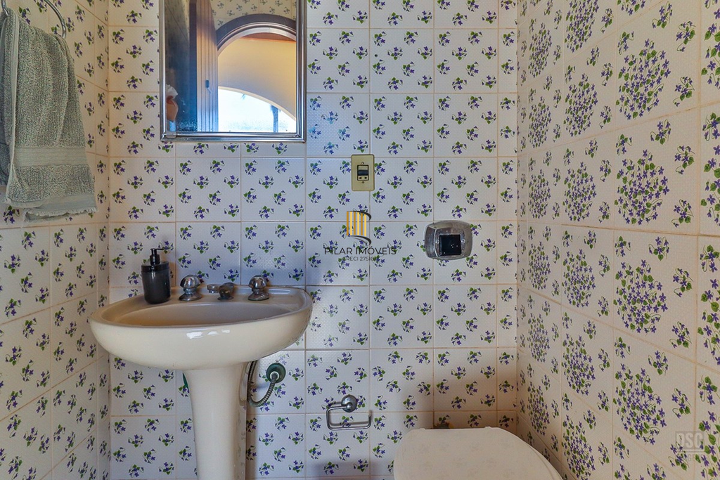 Casa 6 dormitórios no bairro Jardim Planalto