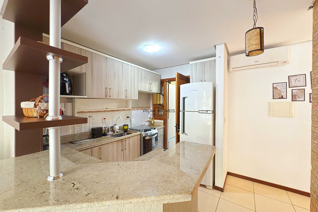 Casa 2 dormitórios no bairro Hípica