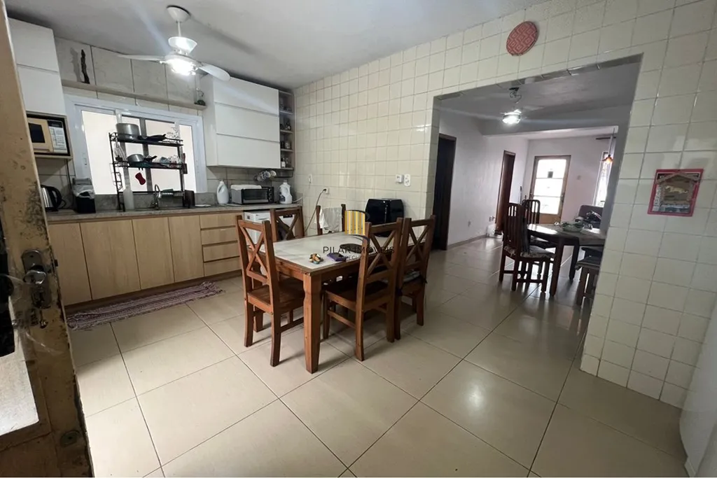 Casa 5 dormitórios no bairro Partenon