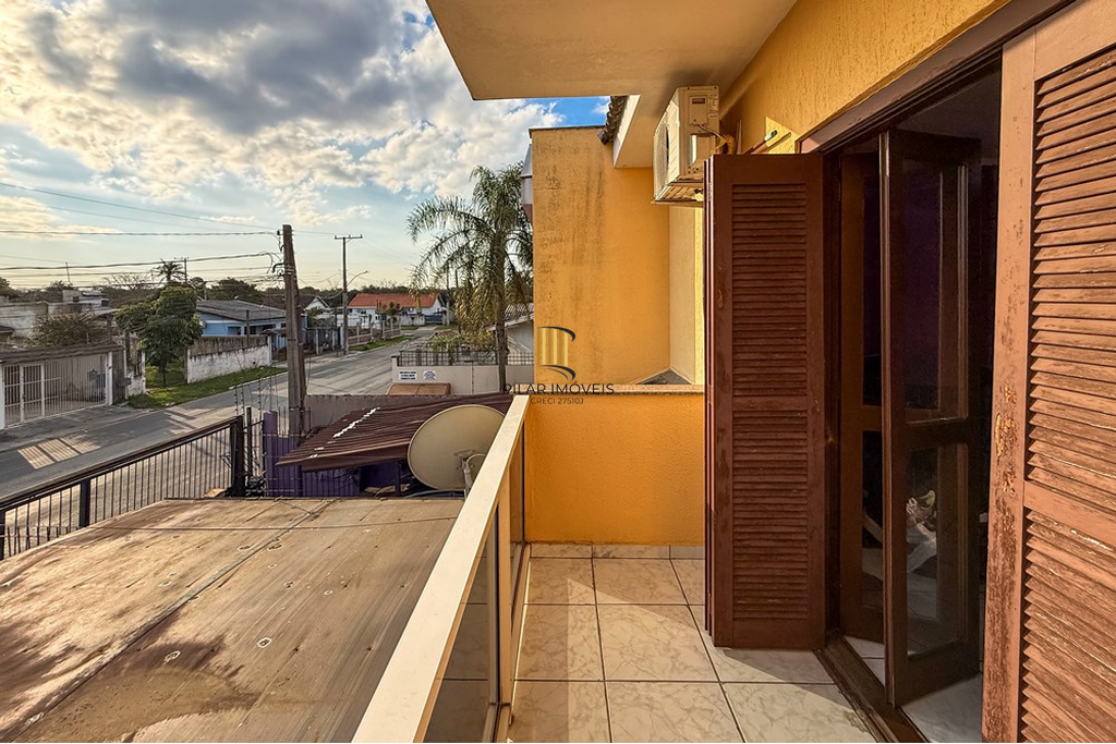 Casa 3 dormitórios no bairro Niterói