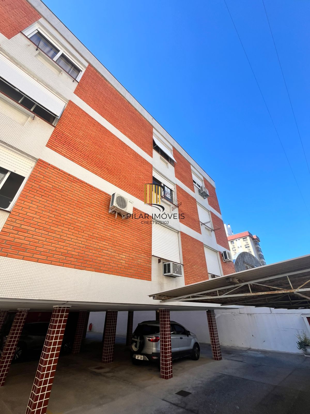 02 dorm, 73 m², sol da tarde, com vaga, dep e banho aux, no Passo da Areia