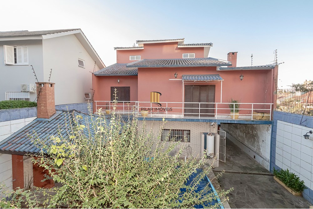 Casa 4 dormitórios no bairro Jardim Planalto