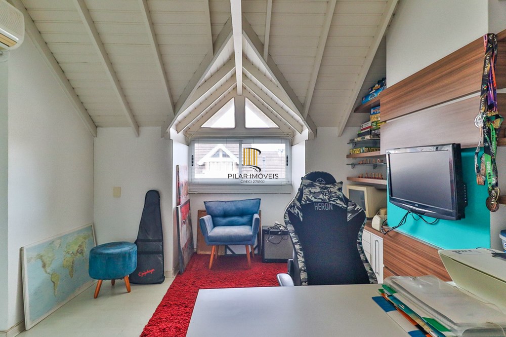 Casa de Condomínio 3 dormitórios no bairro São Sebastião