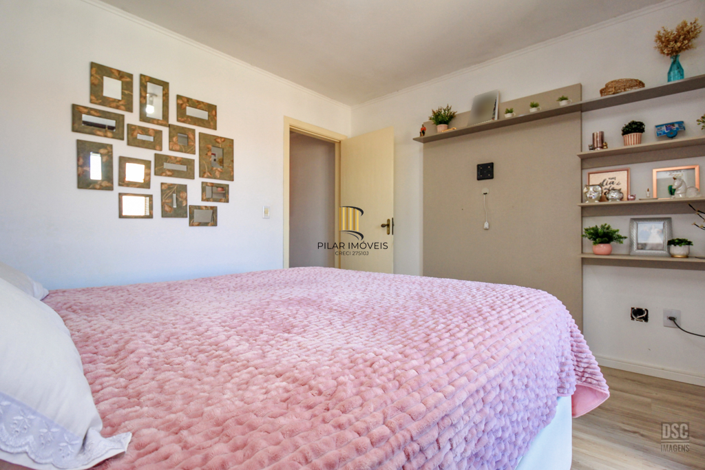 Casa 2 dormitórios no bairro Hípica