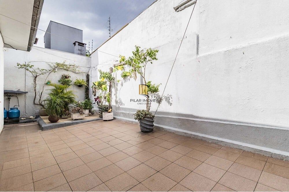 Casa 3 dormitórios no bairro São Sebastião