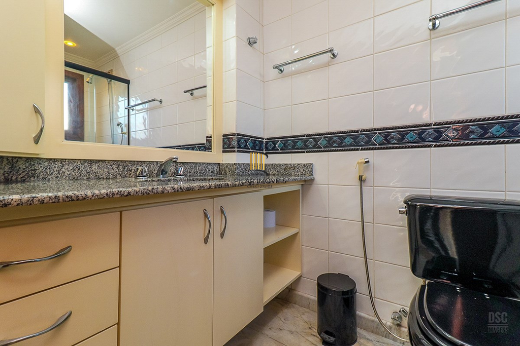 Casa de Condomínio 4 dormitórios no bairro Chácara das Pedras