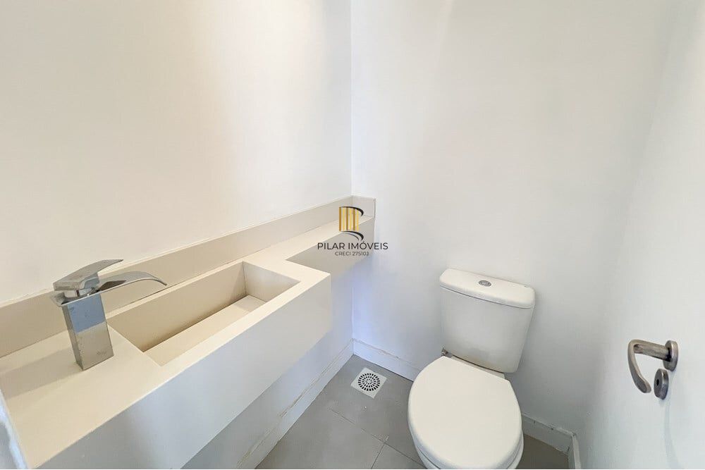 Casa de Condomínio 3 dormitórios no bairro Niterói