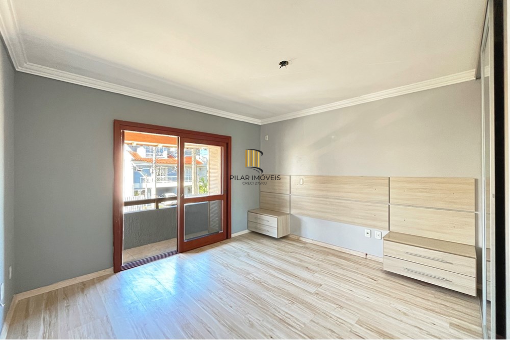 Casa 3 dormitórios no bairro Hípica