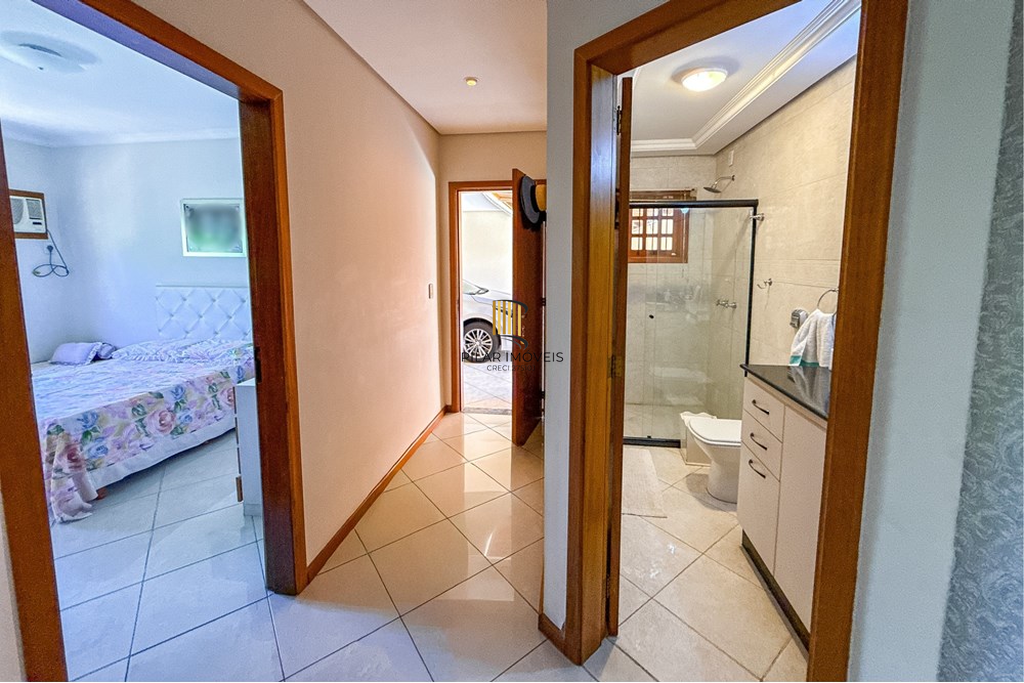 Casa 6 dormitórios no bairro Marechal Rondon