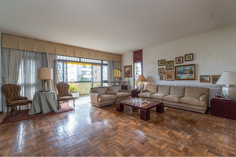 Apartamento 4 dormitórios no bairro Auxiliadora