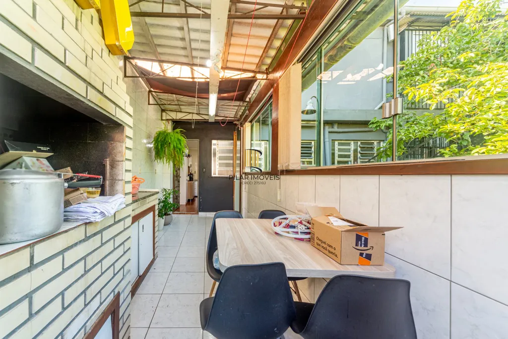 Casa 4 dormitórios no bairro Sarandi