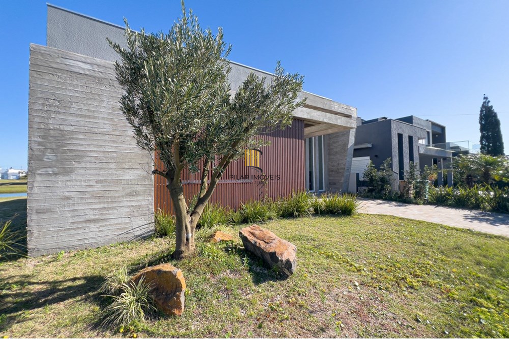 Casa de Condomínio 4 dormitórios no bairro Centro